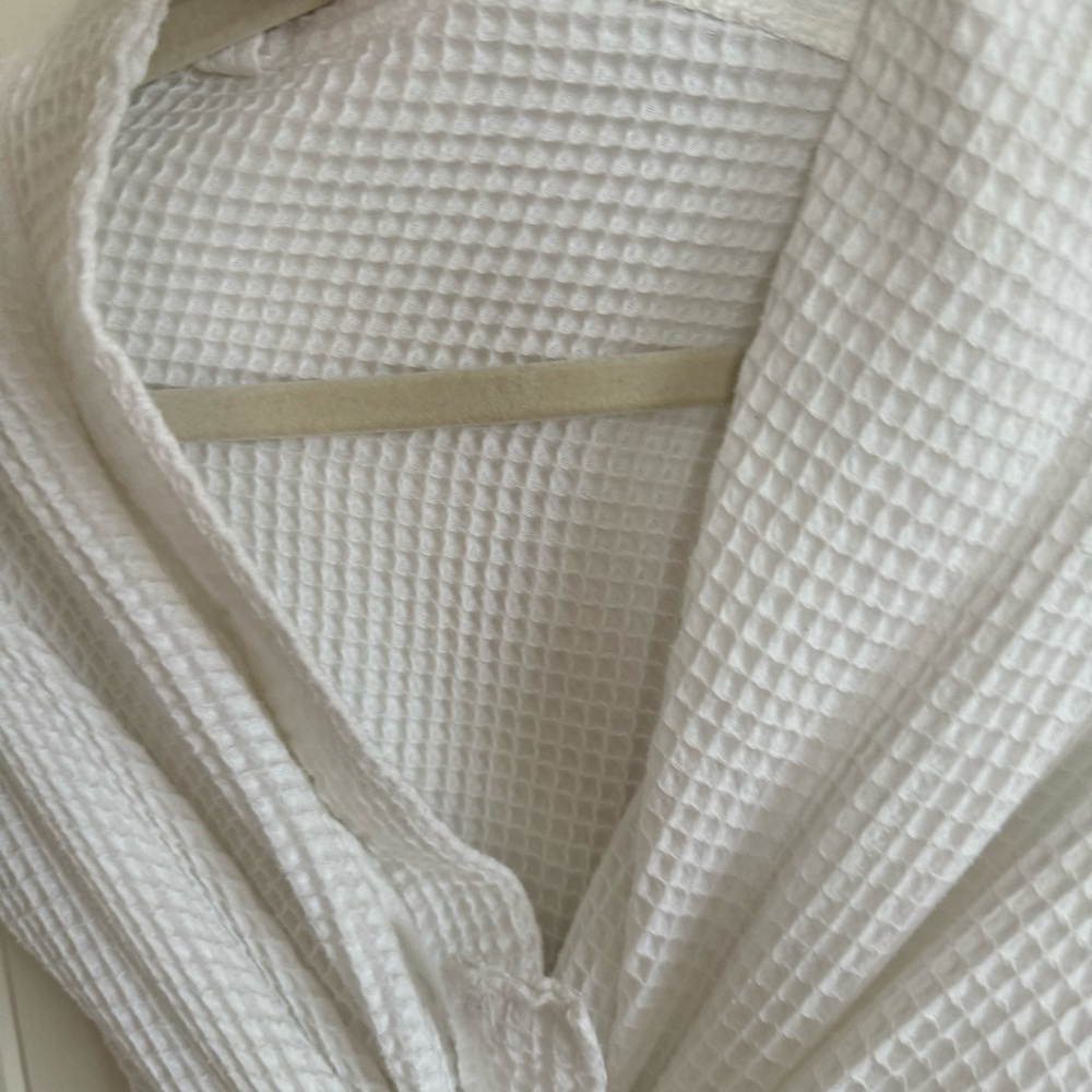 White Bath Robe OS - Picture 2 of 5